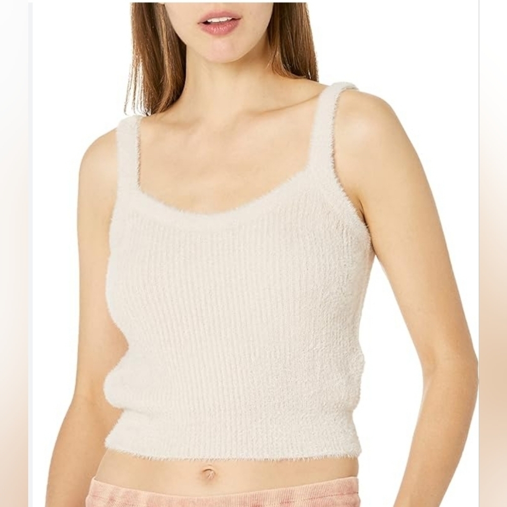 NWT BB Dakota Steve Madden Fuzzy Cozy Cropped Tank Top Beige Cream Size Small
